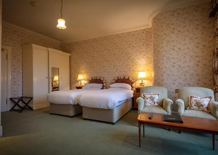 Glengarry Castle Hotel