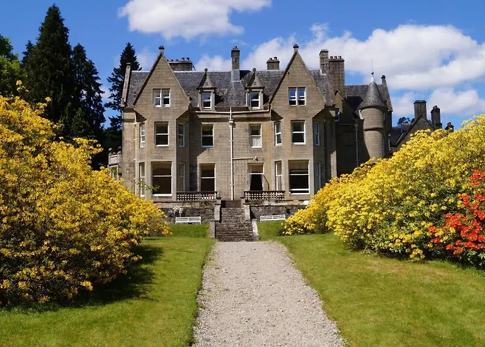 Glengarry Castle Hotel